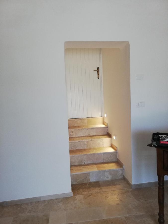 Holiday Home Trullo Antico Остуни Стая снимка