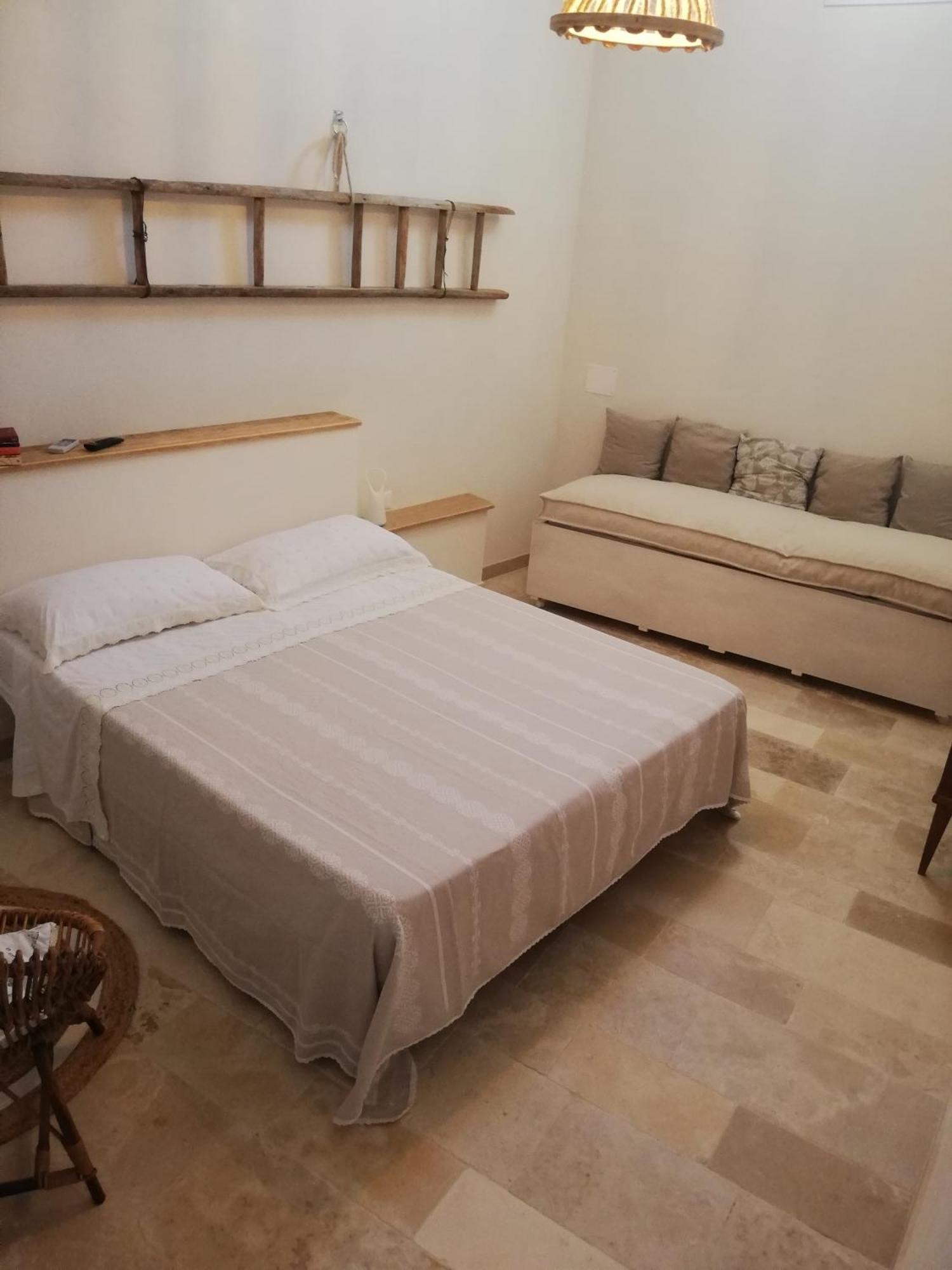 Holiday Home Trullo Antico Остуни Стая снимка