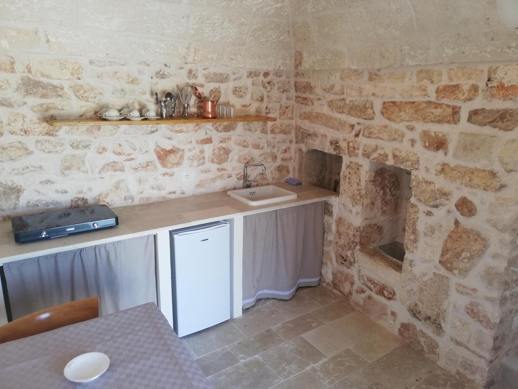 Holiday Home Trullo Antico Остуни Стая снимка