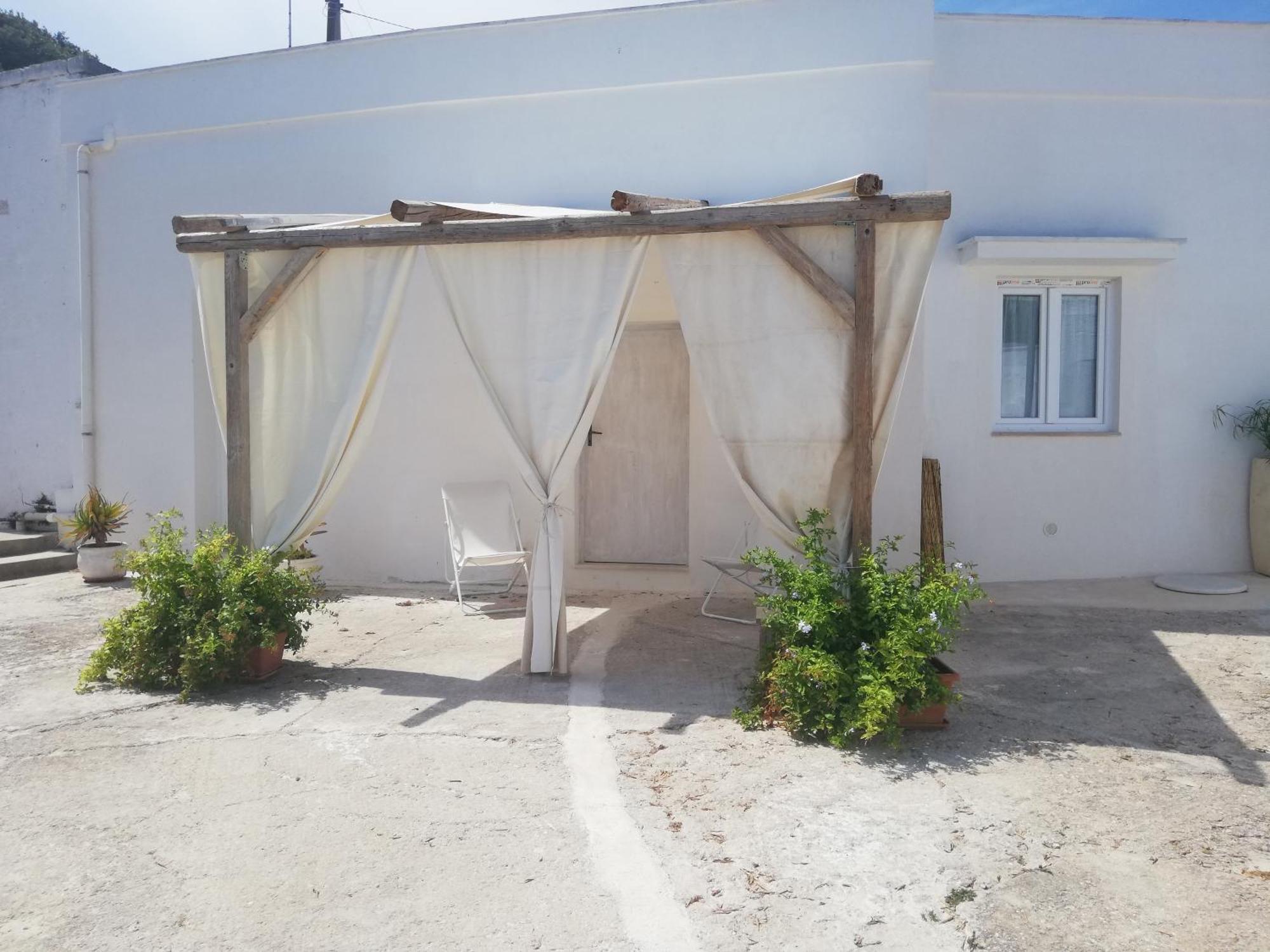 Holiday Home Trullo Antico Остуни Стая снимка