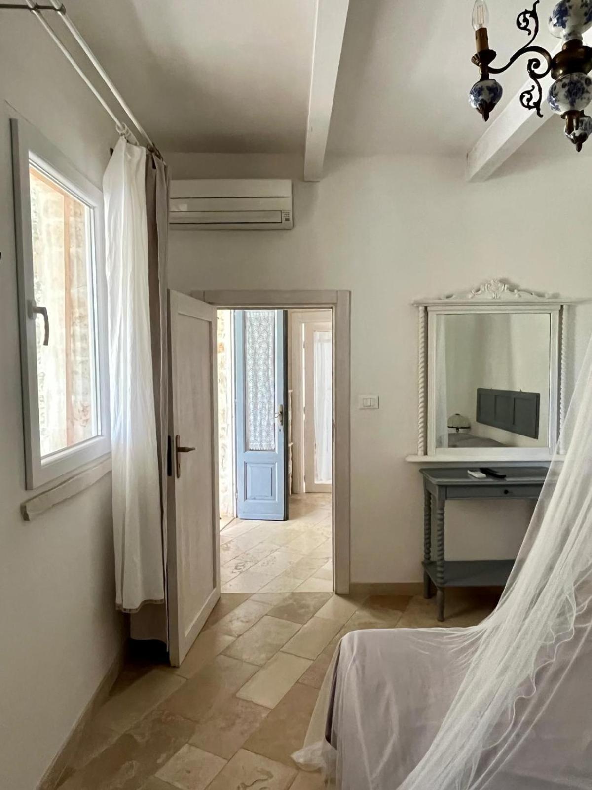 Holiday Home Trullo Antico Остуни Екстериор снимка