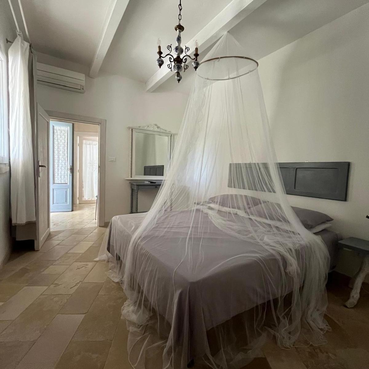 Holiday Home Trullo Antico Остуни Екстериор снимка